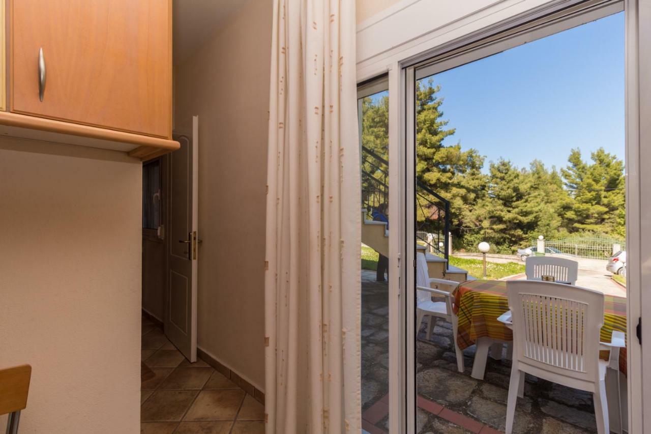 Kyrana Apartments Paliúri Kültér fotó