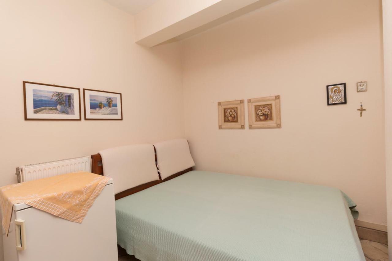 Kyrana Apartments Paliúri Kültér fotó